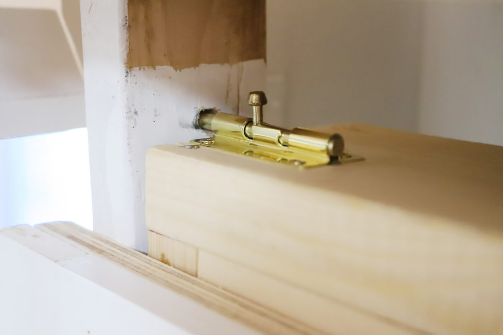 latch lock to secure murphy bed 